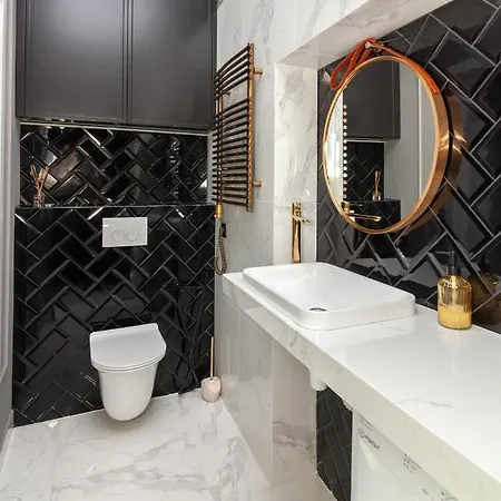 Leogrand On Svobody Avenue 43