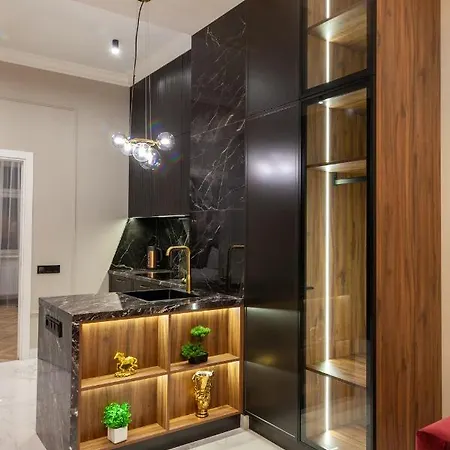 דירה Leogrand On Svobody Avenue 43 *