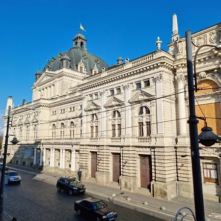 Leogrand On Svobody Avenue 43