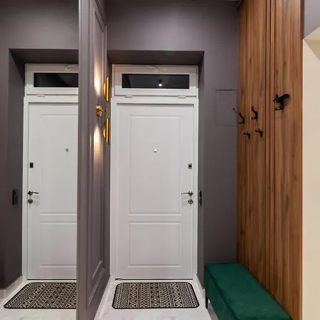 Leogrand On Svobody Avenue 43 Апартаменты