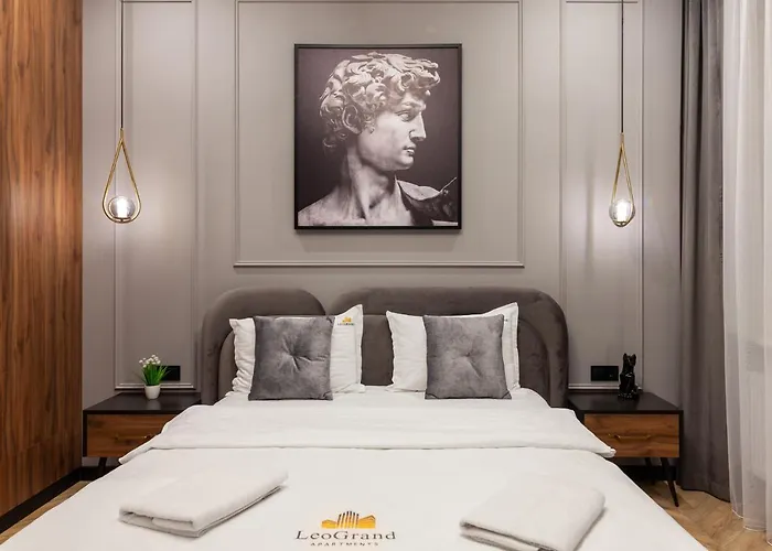 Leogrand On Svobody Avenue 43 Апартаменти
