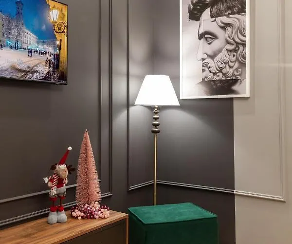 Leogrand On Svobody Avenue 43